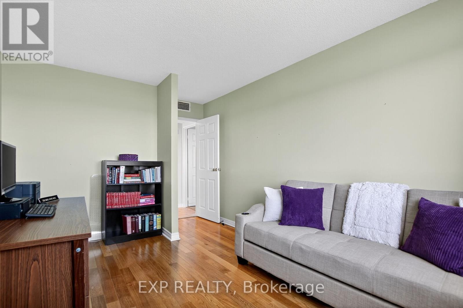 












606 - 100 GRANT CARMAN DRIVE

,
Ottawa,




Ontario
K2E8B8

