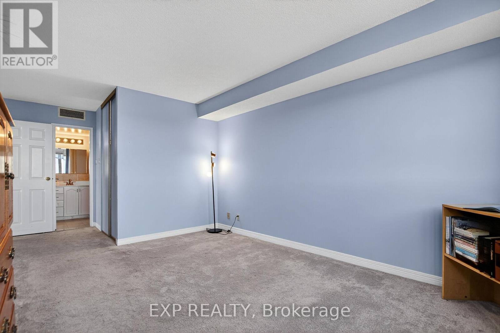 












606 - 100 GRANT CARMAN DRIVE

,
Ottawa,




Ontario
K2E8B8

