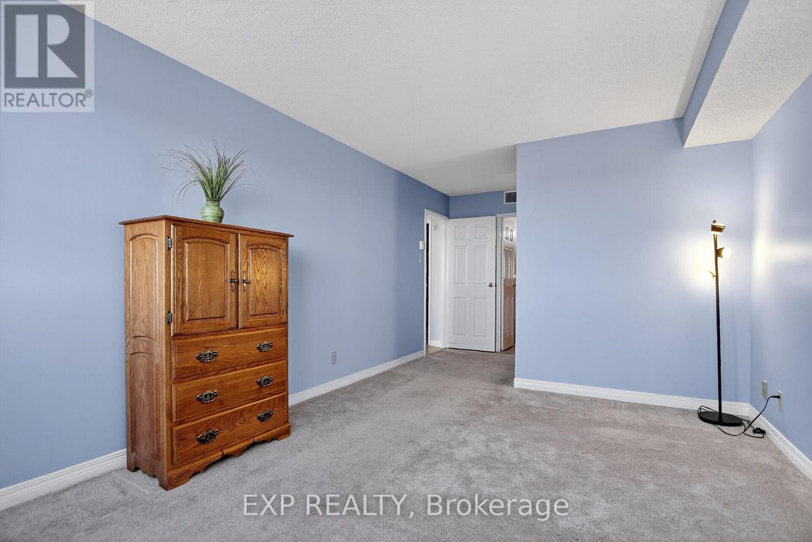 












606 - 100 GRANT CARMAN DRIVE

,
Ottawa,




Ontario
K2E8B8

