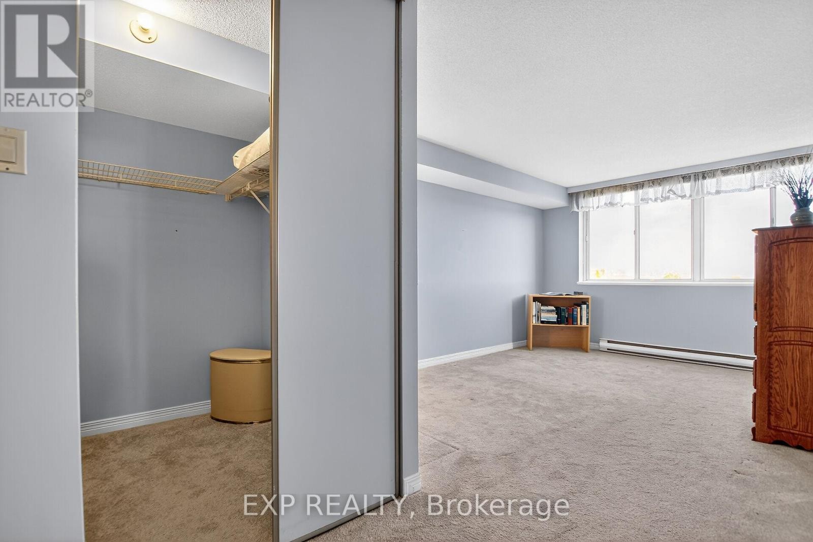 












606 - 100 GRANT CARMAN DRIVE

,
Ottawa,




Ontario
K2E8B8

