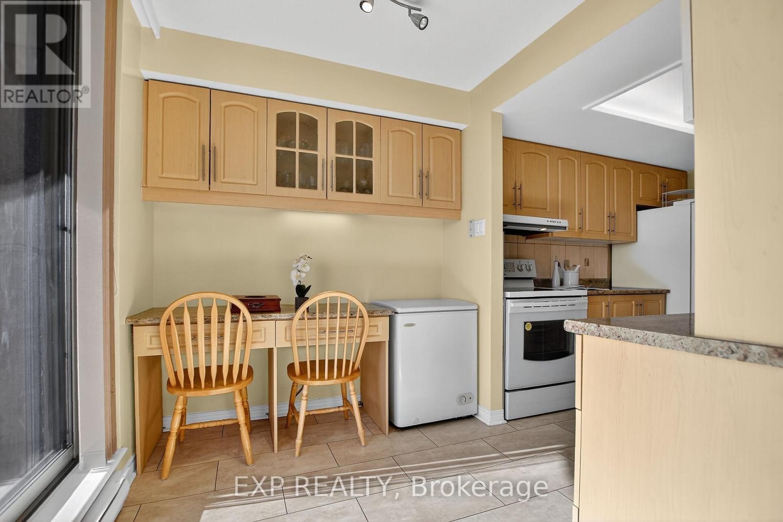 












606 - 100 GRANT CARMAN DRIVE

,
Ottawa,




Ontario
K2E8B8

