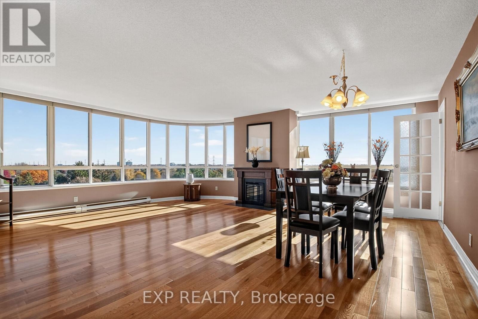 












606 - 100 GRANT CARMAN DRIVE

,
Ottawa,




Ontario
K2E8B8

