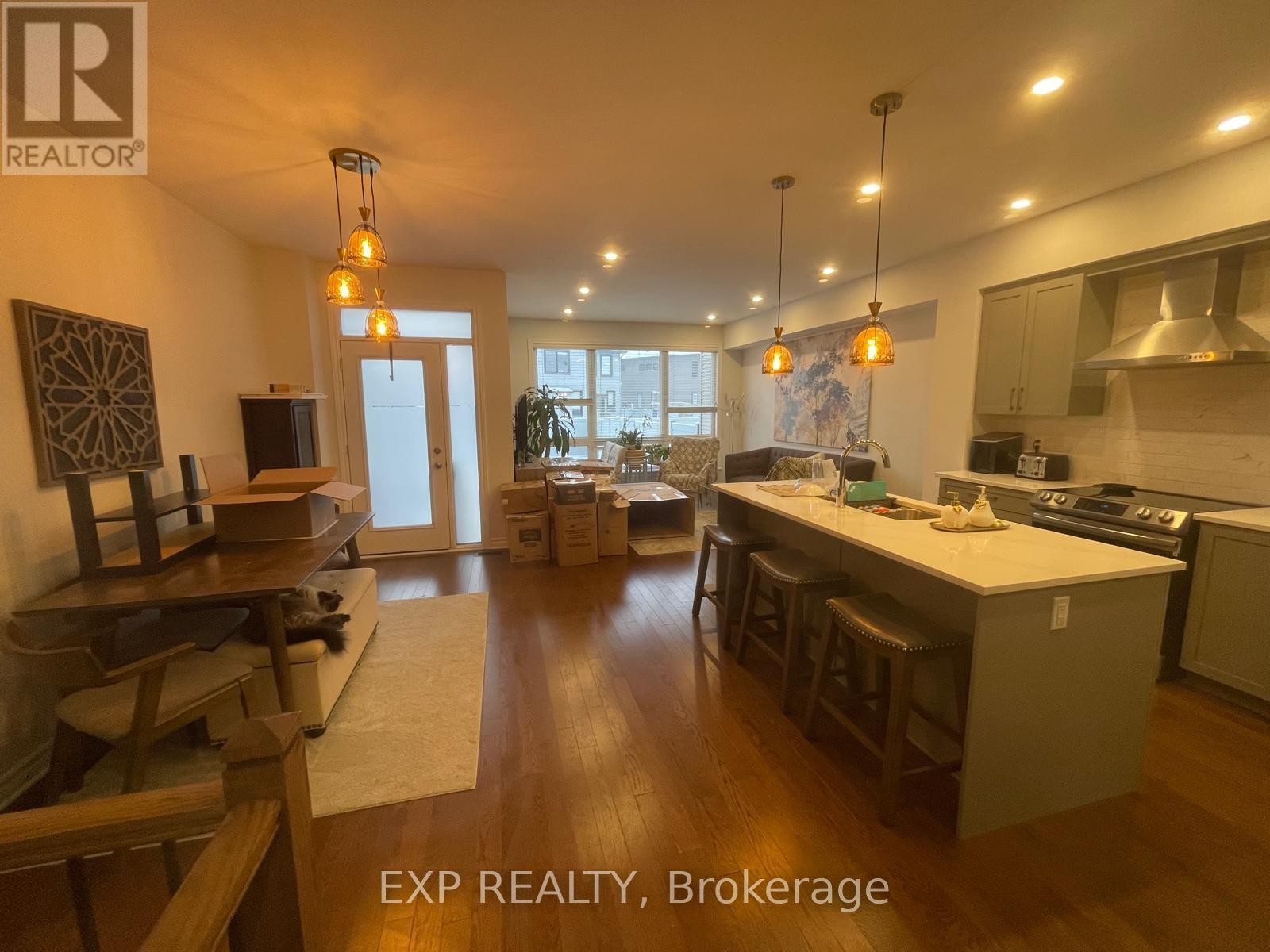 












738 MIIKANA ROAD

,
Ottawa,




Ontario
K1X0G5

