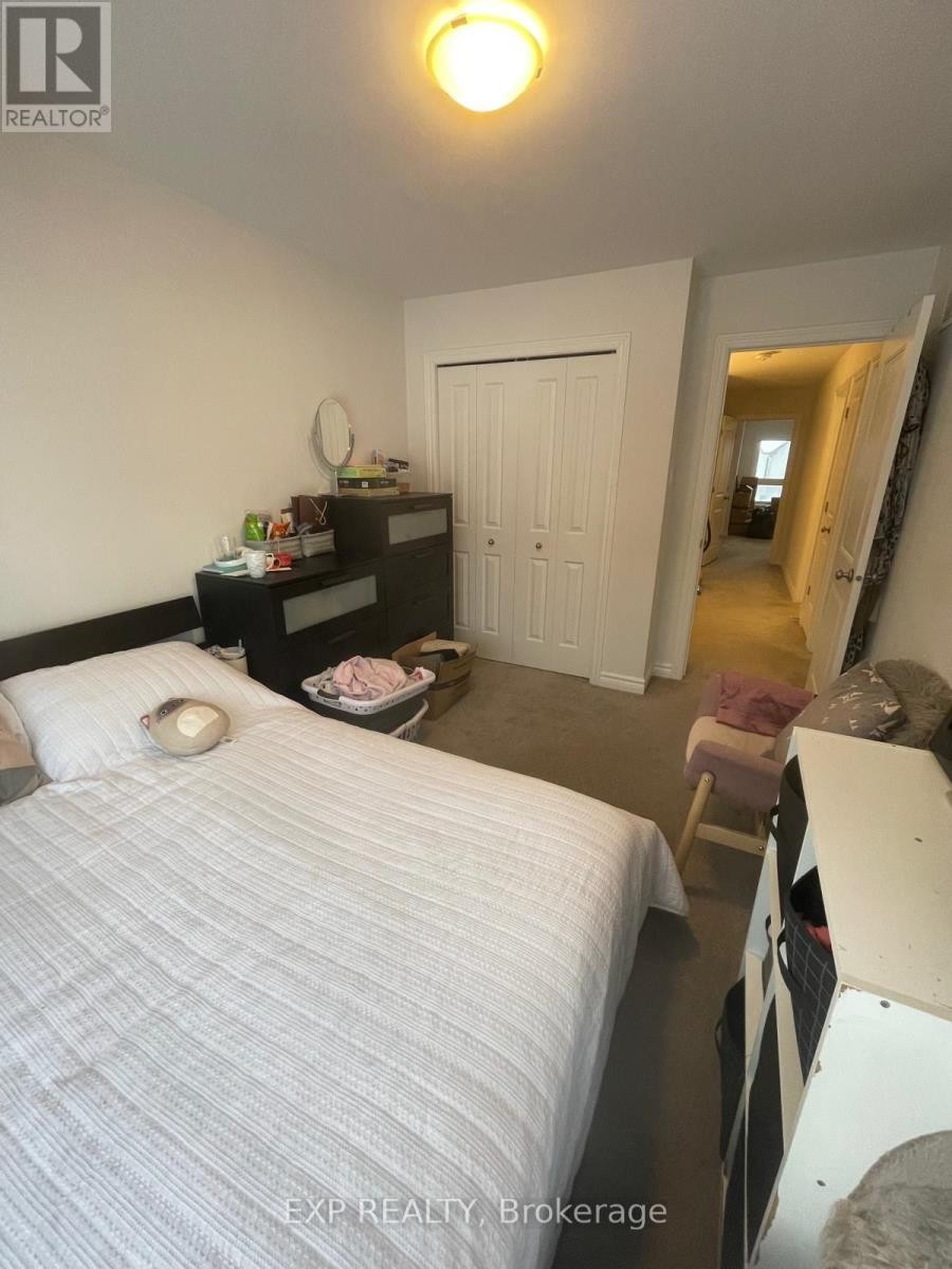 












738 MIIKANA ROAD

,
Ottawa,




Ontario
K1X0G5

