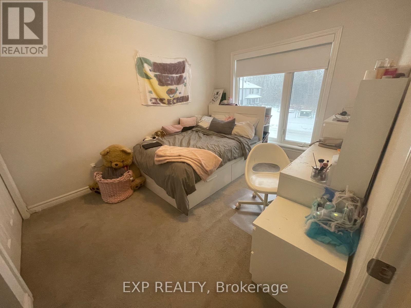 












738 MIIKANA ROAD

,
Ottawa,




Ontario
K1X0G5

