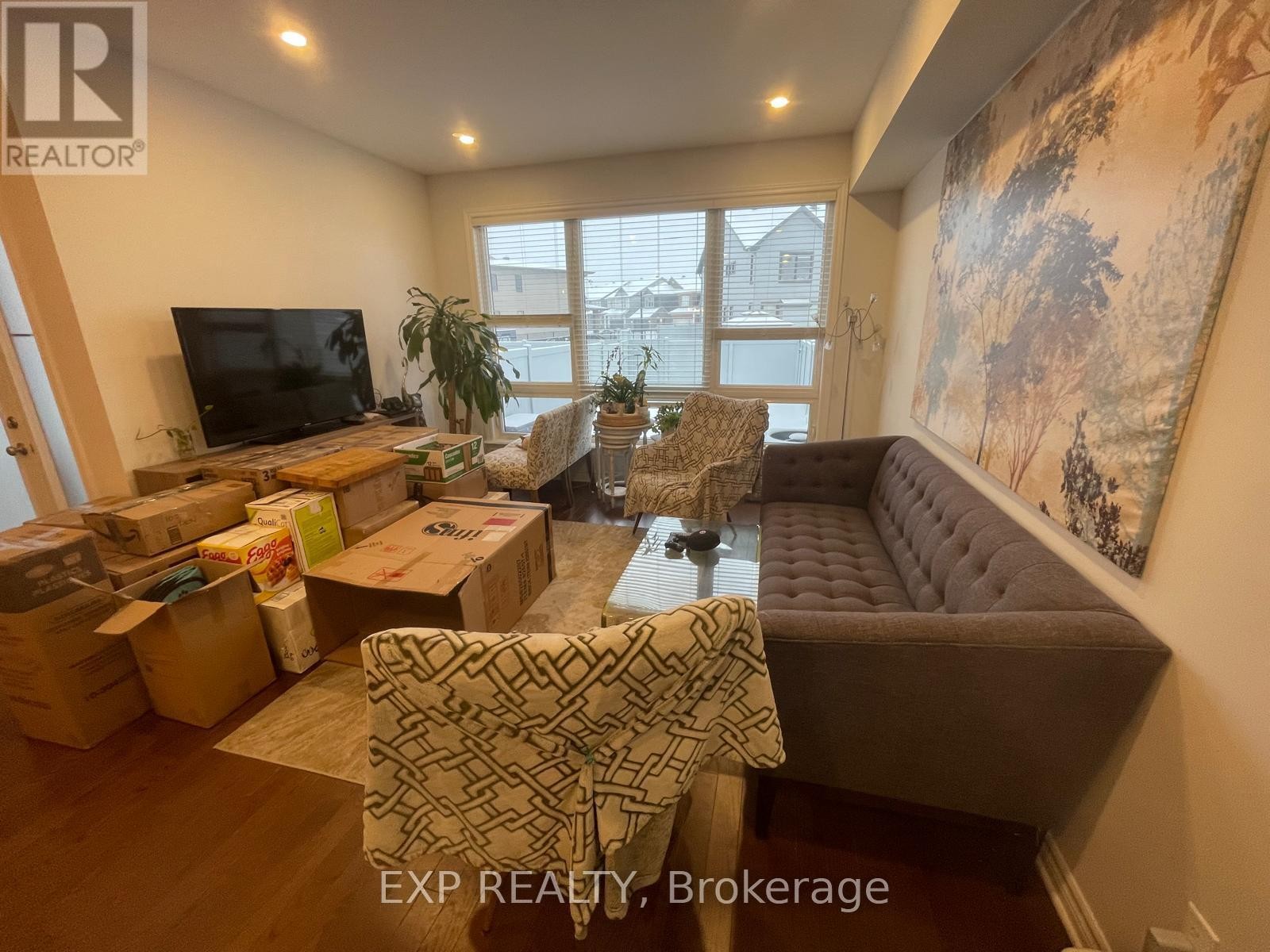 












738 MIIKANA ROAD

,
Ottawa,




Ontario
K1X0G5

