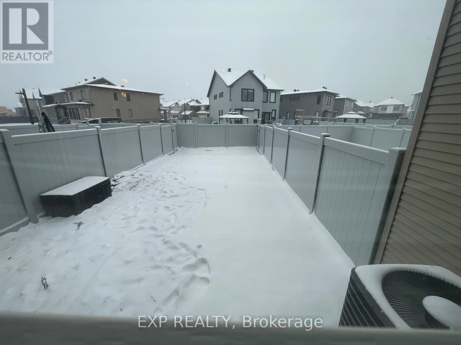 












738 MIIKANA ROAD

,
Ottawa,




Ontario
K1X0G5

