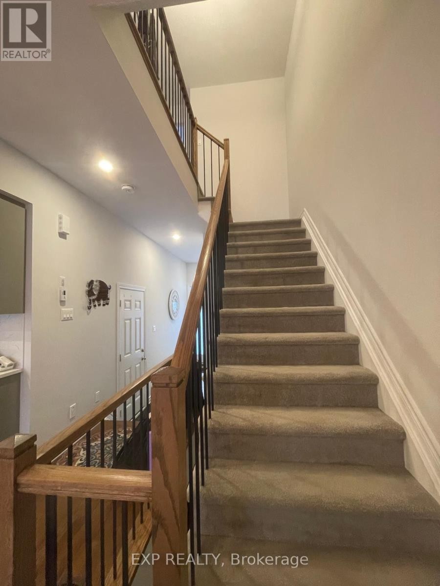 












738 MIIKANA ROAD

,
Ottawa,




Ontario
K1X0G5

