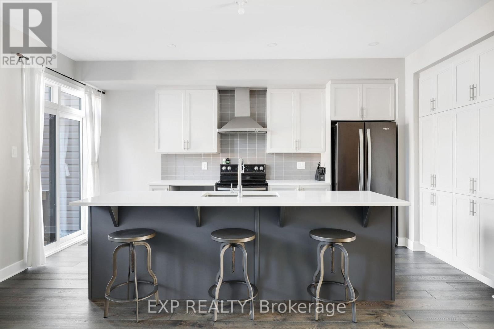 












1053 LUNAR GLOW CRESCENT

,
Ottawa,




Ontario
K4M0J9

