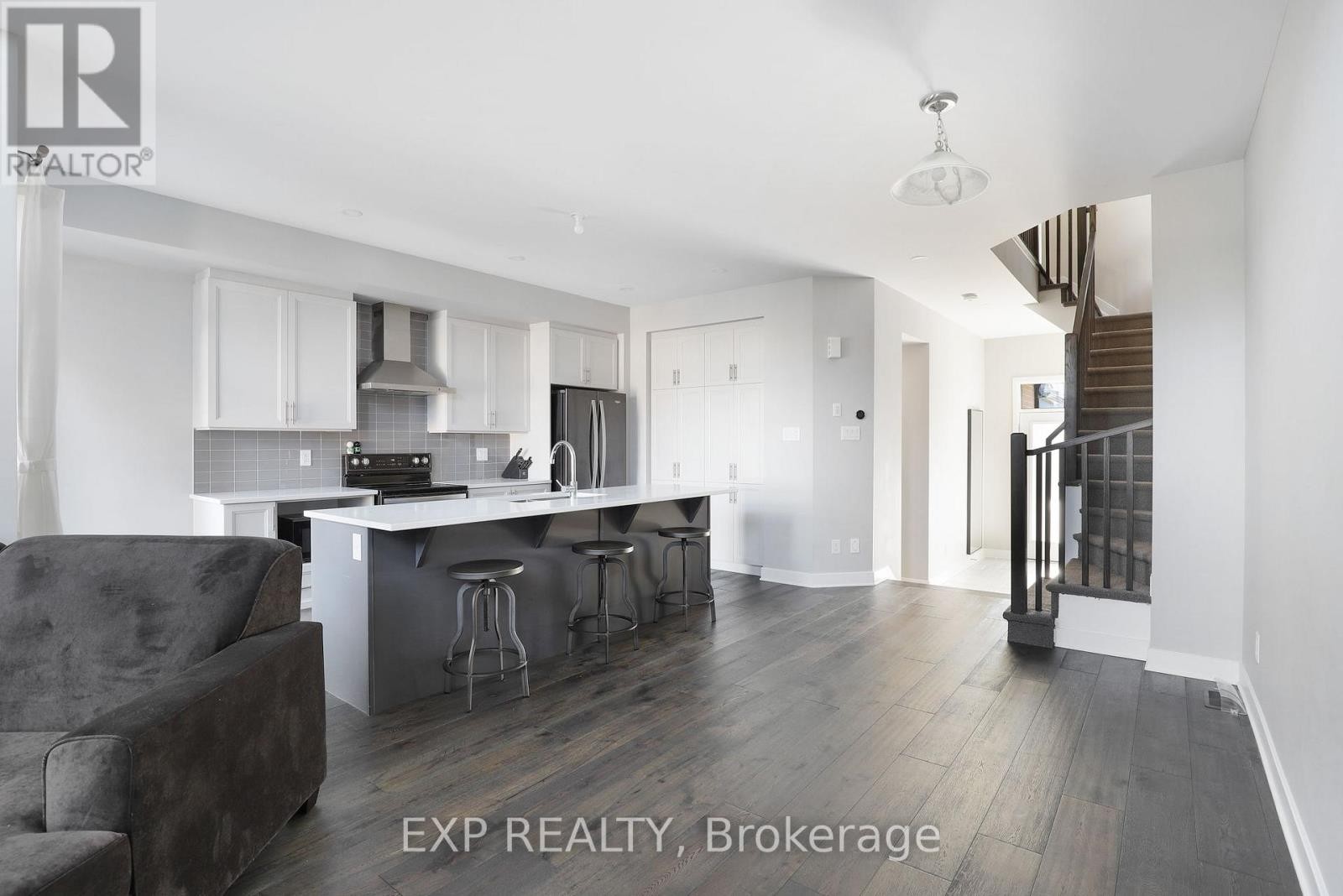 












1053 LUNAR GLOW CRESCENT

,
Ottawa,




Ontario
K4M0J9

