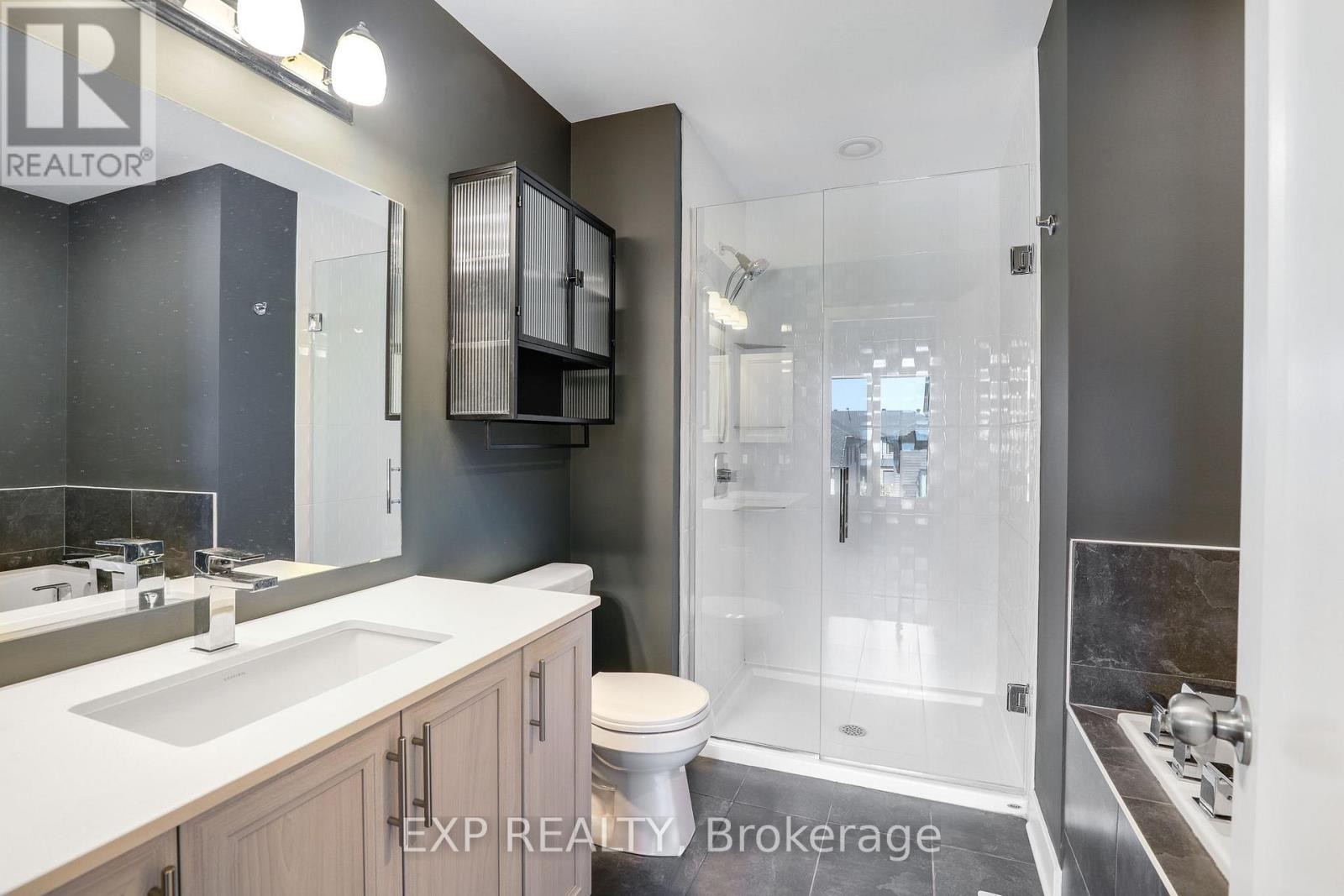 












1053 LUNAR GLOW CRESCENT

,
Ottawa,




Ontario
K4M0J9

