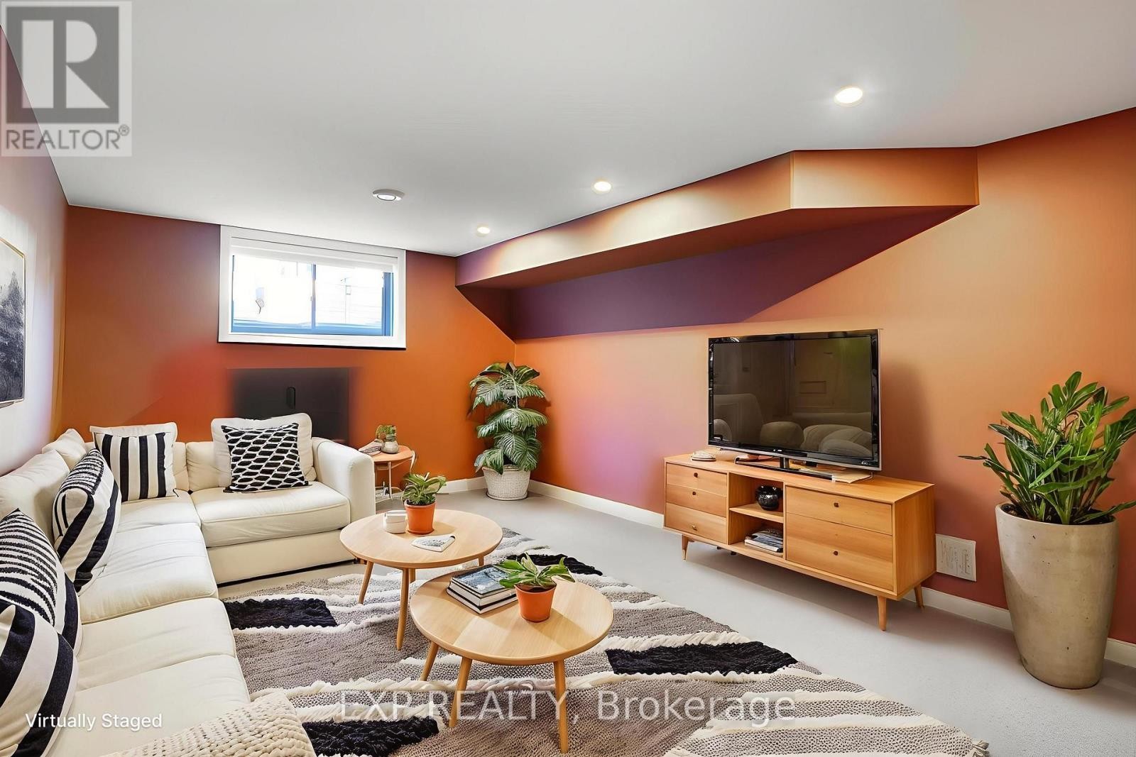 












1053 LUNAR GLOW CRESCENT

,
Ottawa,




Ontario
K4M0J9

