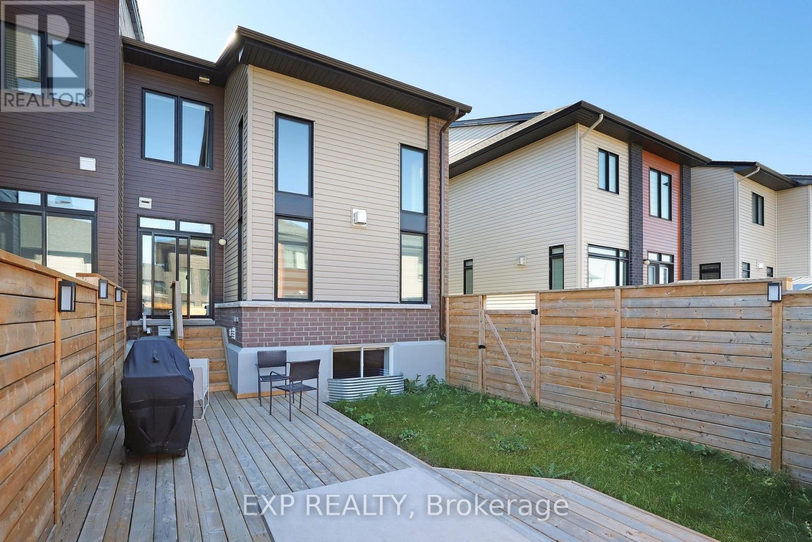 












1053 LUNAR GLOW CRESCENT

,
Ottawa,




Ontario
K4M0J9

