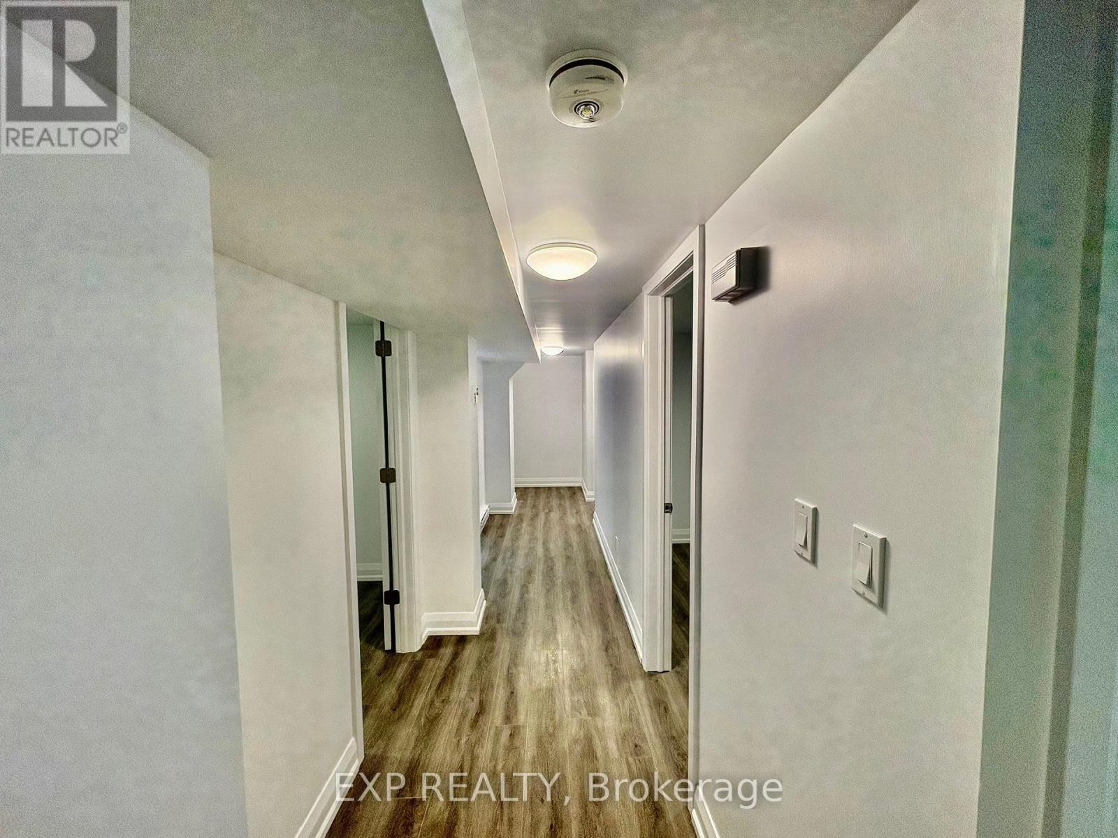 












3 - 1436 BELLAMY STREET

,
Ottawa,




Ontario
K2C1S3

