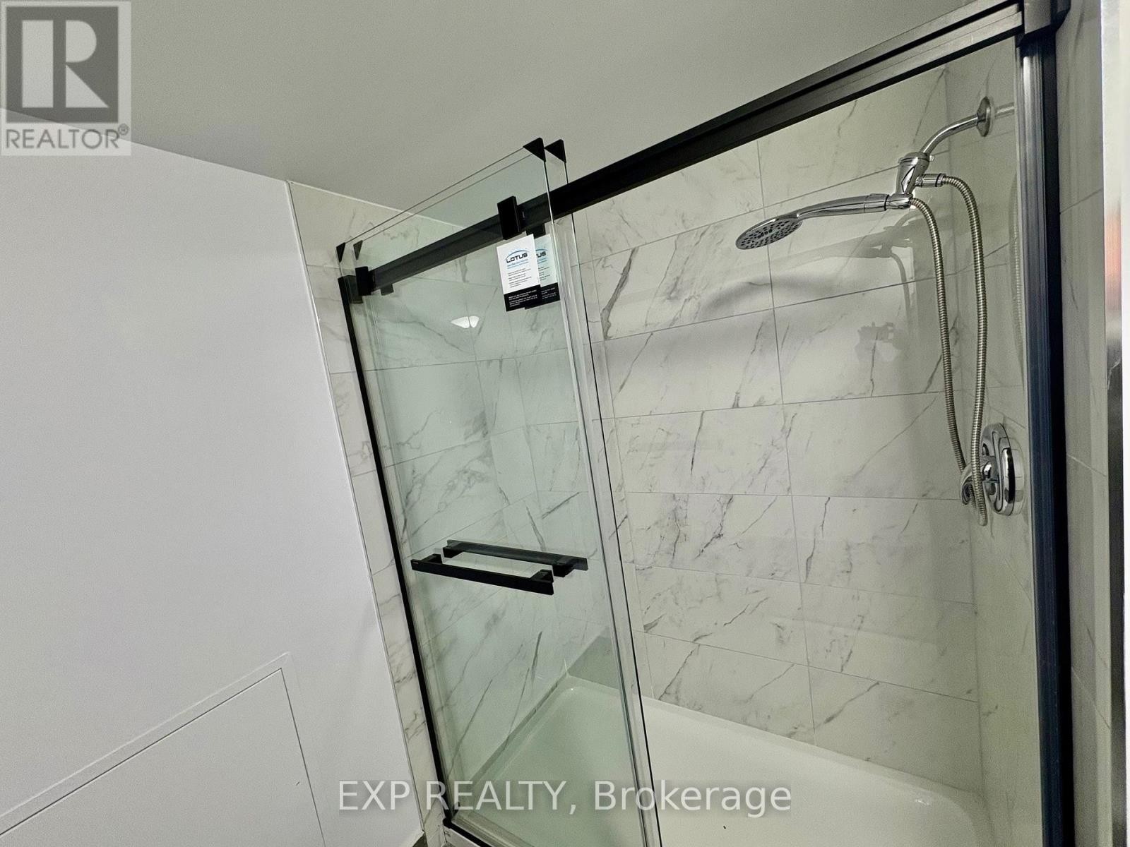 












3 - 1436 BELLAMY STREET

,
Ottawa,




Ontario
K2C1S3

