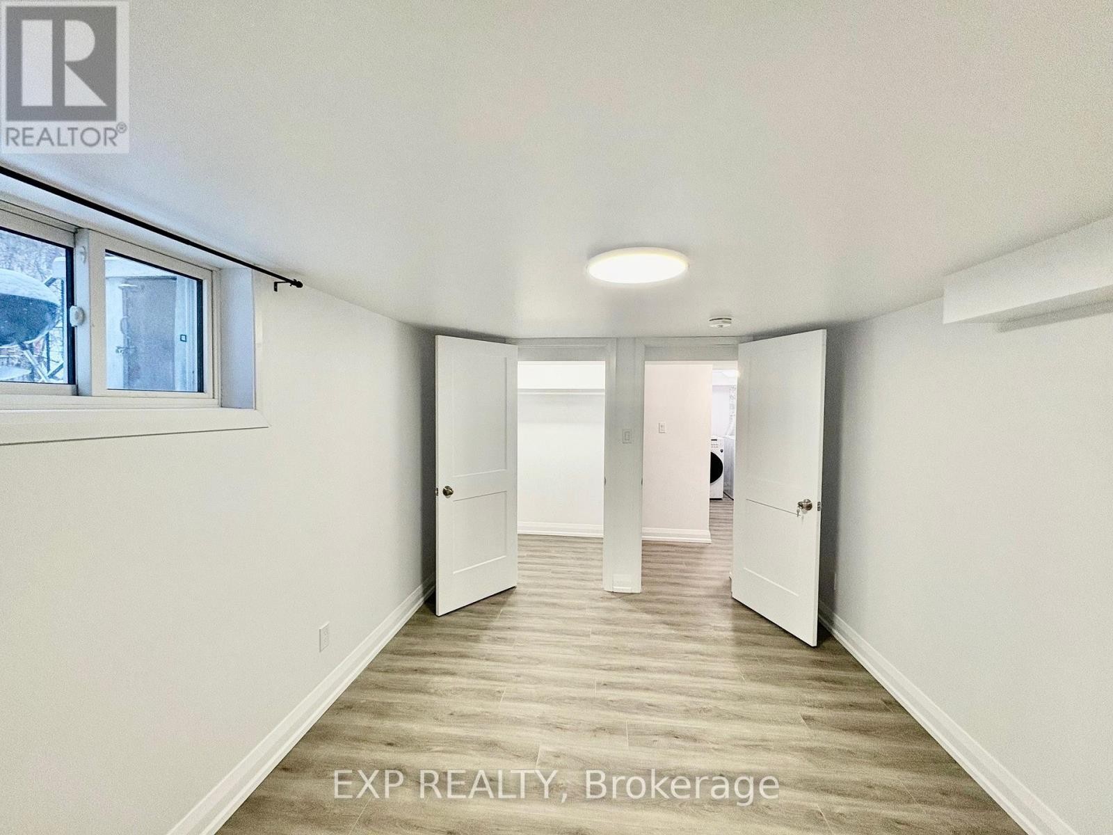 












3 - 1436 BELLAMY STREET

,
Ottawa,




Ontario
K2C1S3

