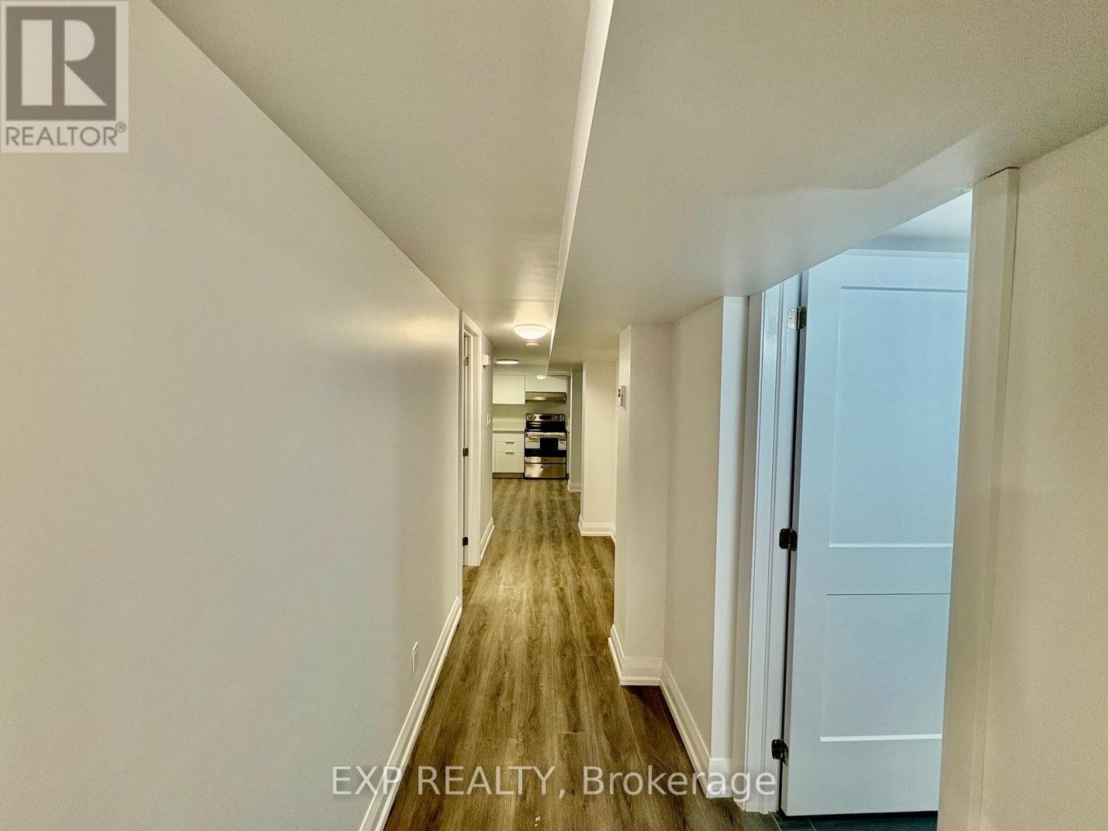 












3 - 1436 BELLAMY STREET

,
Ottawa,




Ontario
K2C1S3

