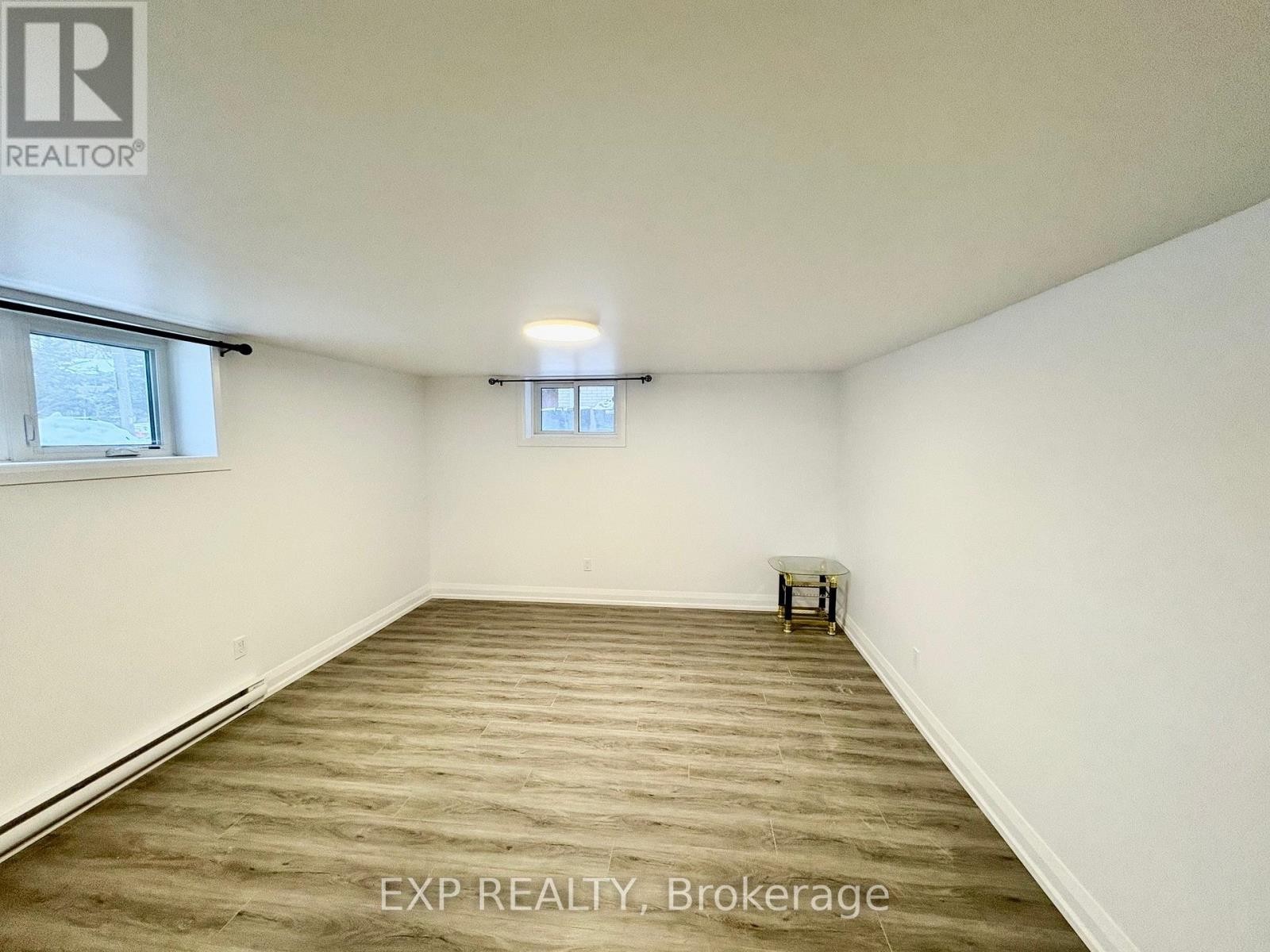 












3 - 1436 BELLAMY STREET

,
Ottawa,




Ontario
K2C1S3

