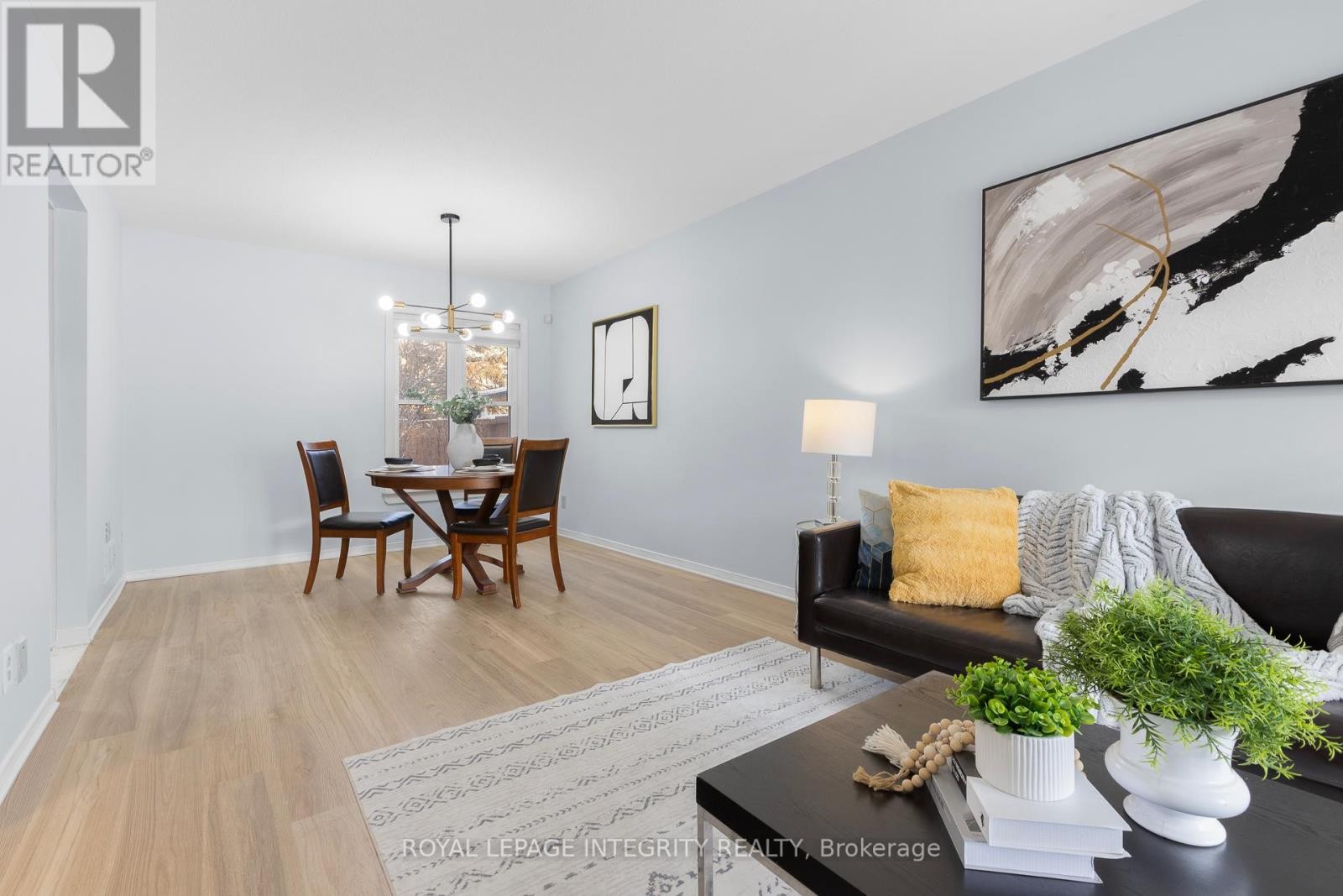 












11 ROYAL FIELD CRESCENT

,
Ottawa,




Ontario
K2J4G1

