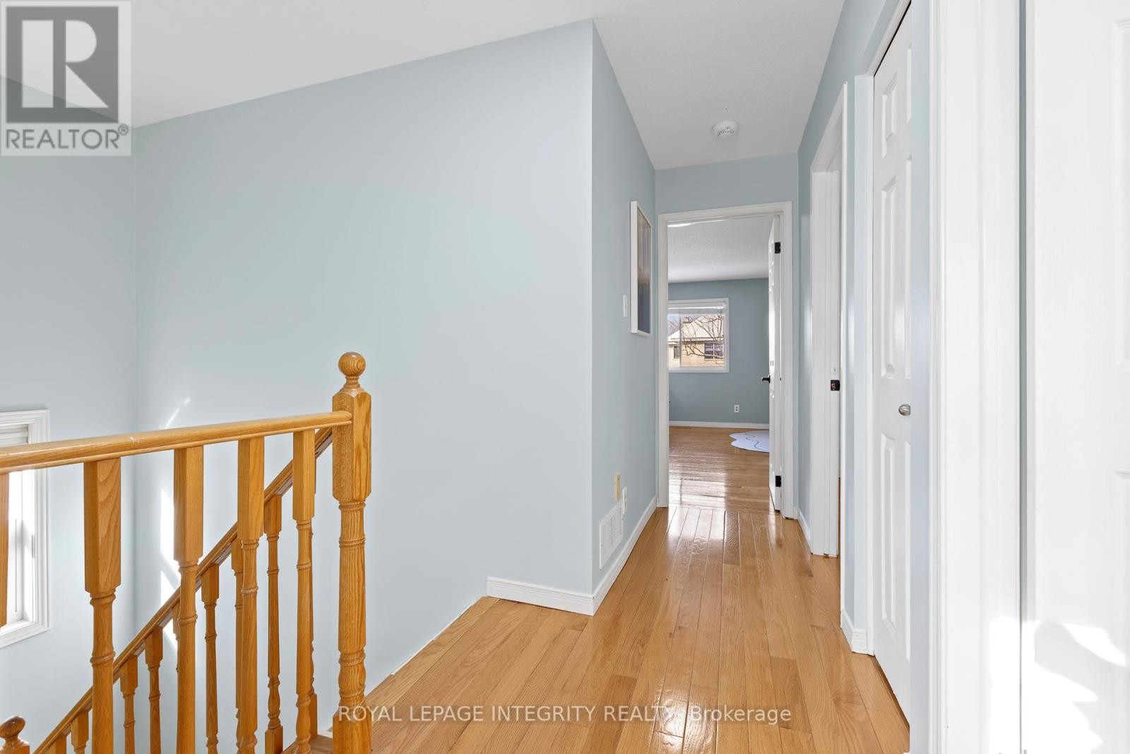 












11 ROYAL FIELD CRESCENT

,
Ottawa,




Ontario
K2J4G1

