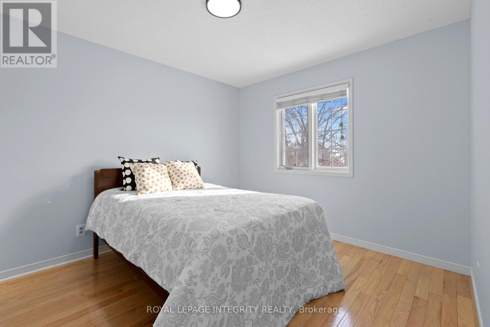 












11 ROYAL FIELD CRESCENT

,
Ottawa,




Ontario
K2J4G1

