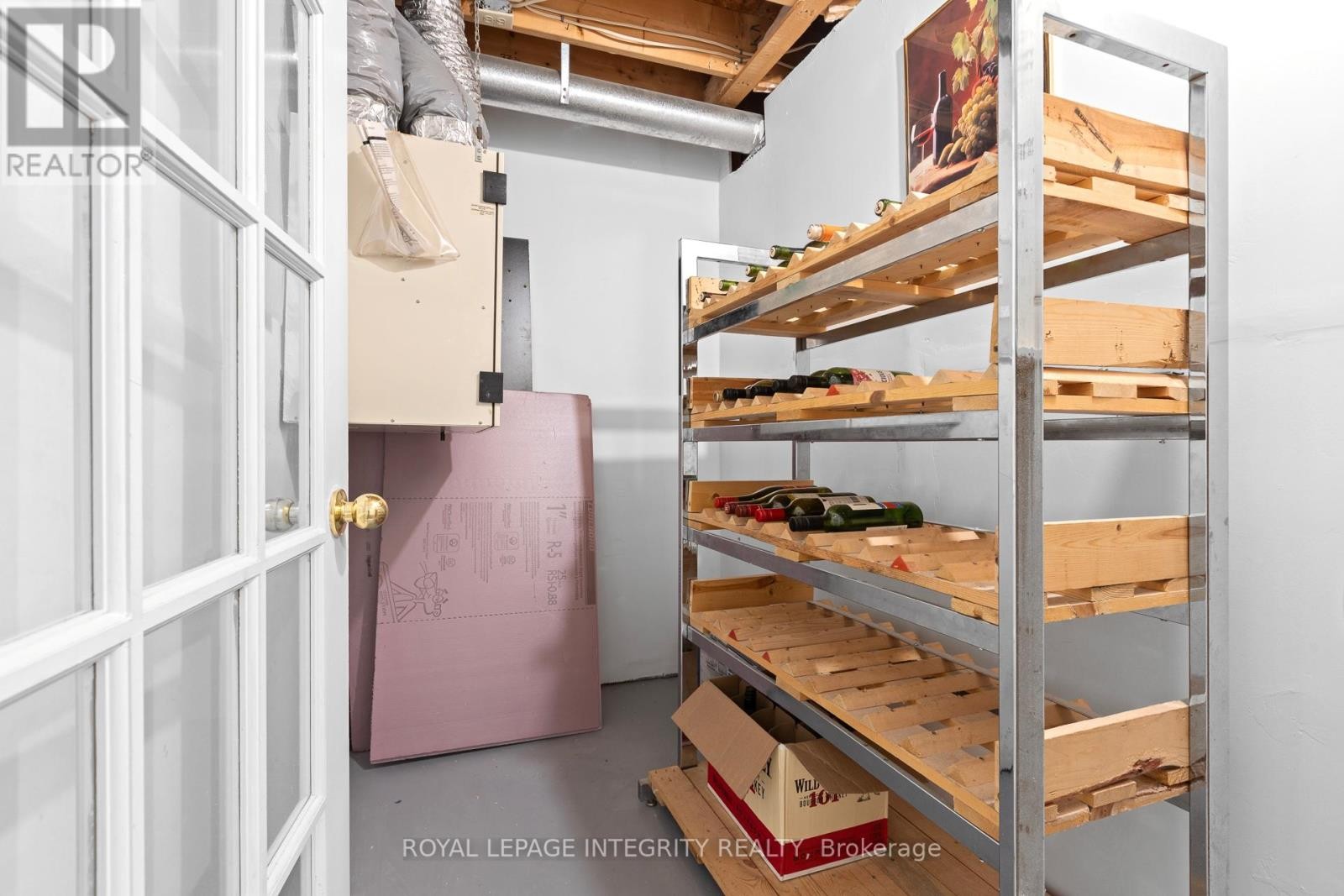 












11 ROYAL FIELD CRESCENT

,
Ottawa,




Ontario
K2J4G1

