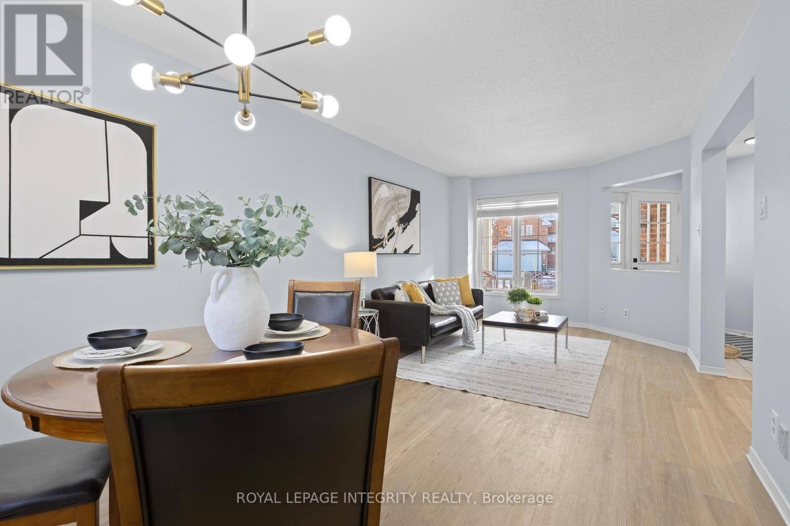 












11 ROYAL FIELD CRESCENT

,
Ottawa,




Ontario
K2J4G1

