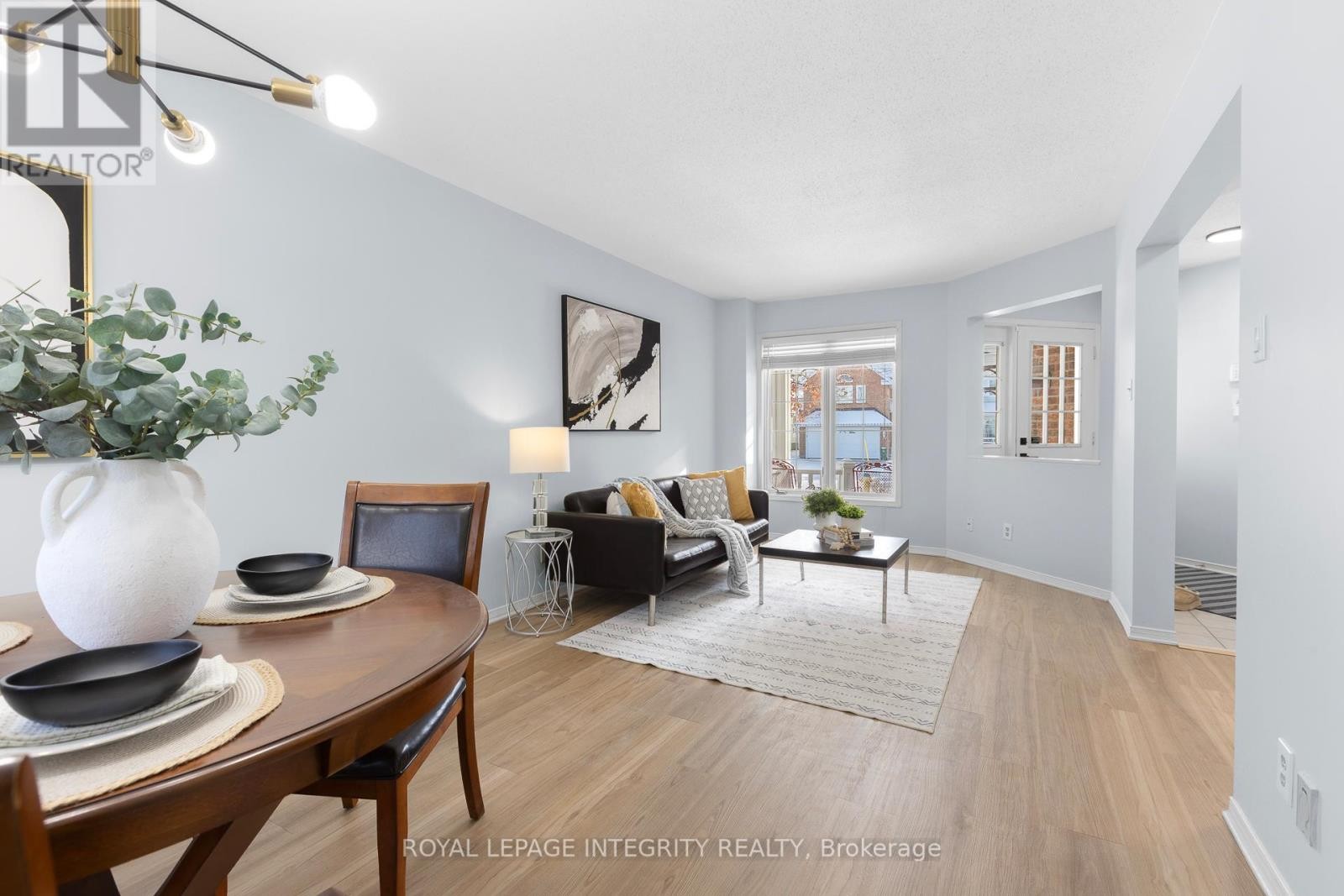 












11 ROYAL FIELD CRESCENT

,
Ottawa,




Ontario
K2J4G1

