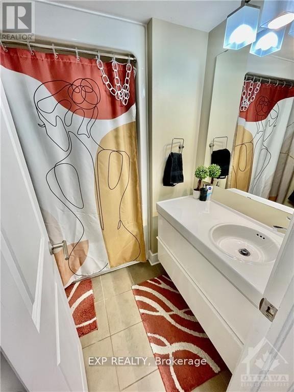 












B - 1344 AVENUE U AVENUE

,
Ottawa,




Ontario
K1G0E1

