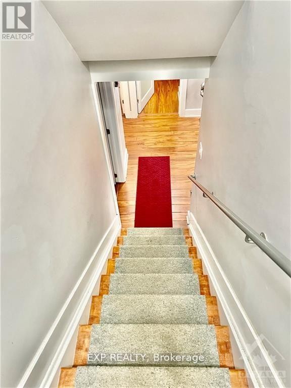 












B - 1344 AVENUE U AVENUE

,
Ottawa,




Ontario
K1G0E1

