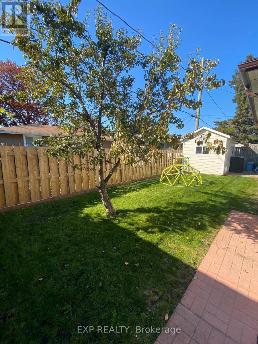 












B - 1344 AVENUE U AVENUE

,
Ottawa,




Ontario
K1G0E1

