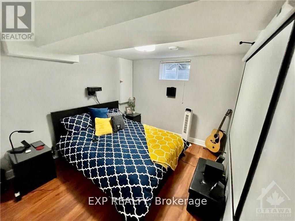 












B - 1344 AVENUE U AVENUE

,
Ottawa,




Ontario
K1G0E1

