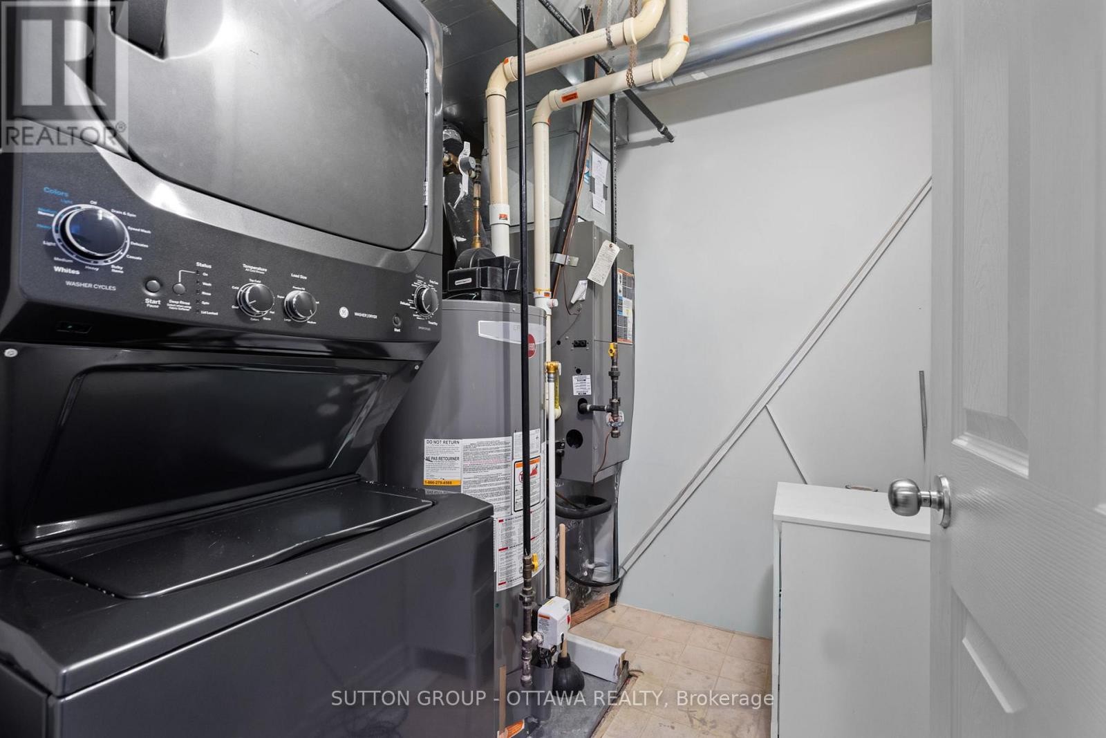 












74 - 641 LOUIS TOSCANO DRIVE

,
Ottawa,




Ontario
K4A0B7

