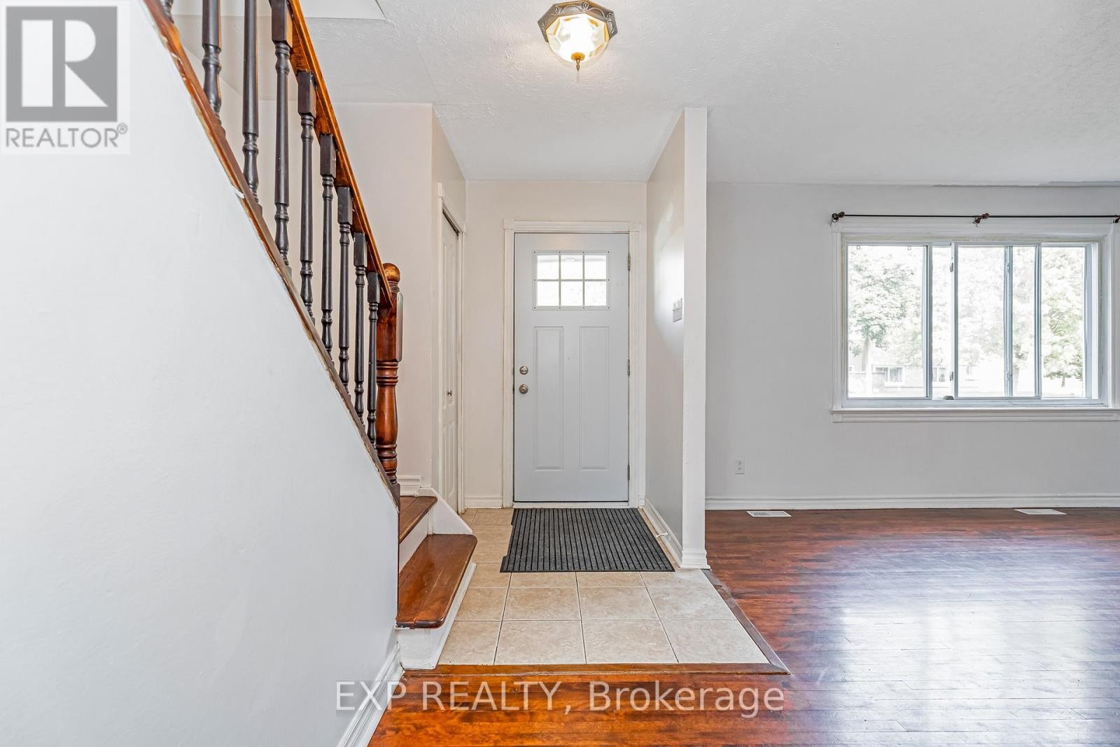 












646 BORTHWICK AVENUE

,
Ottawa,




Ontario
K1K2L9

