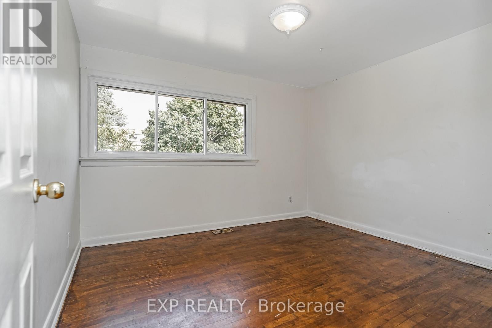 












646 BORTHWICK AVENUE

,
Ottawa,




Ontario
K1K2L9

