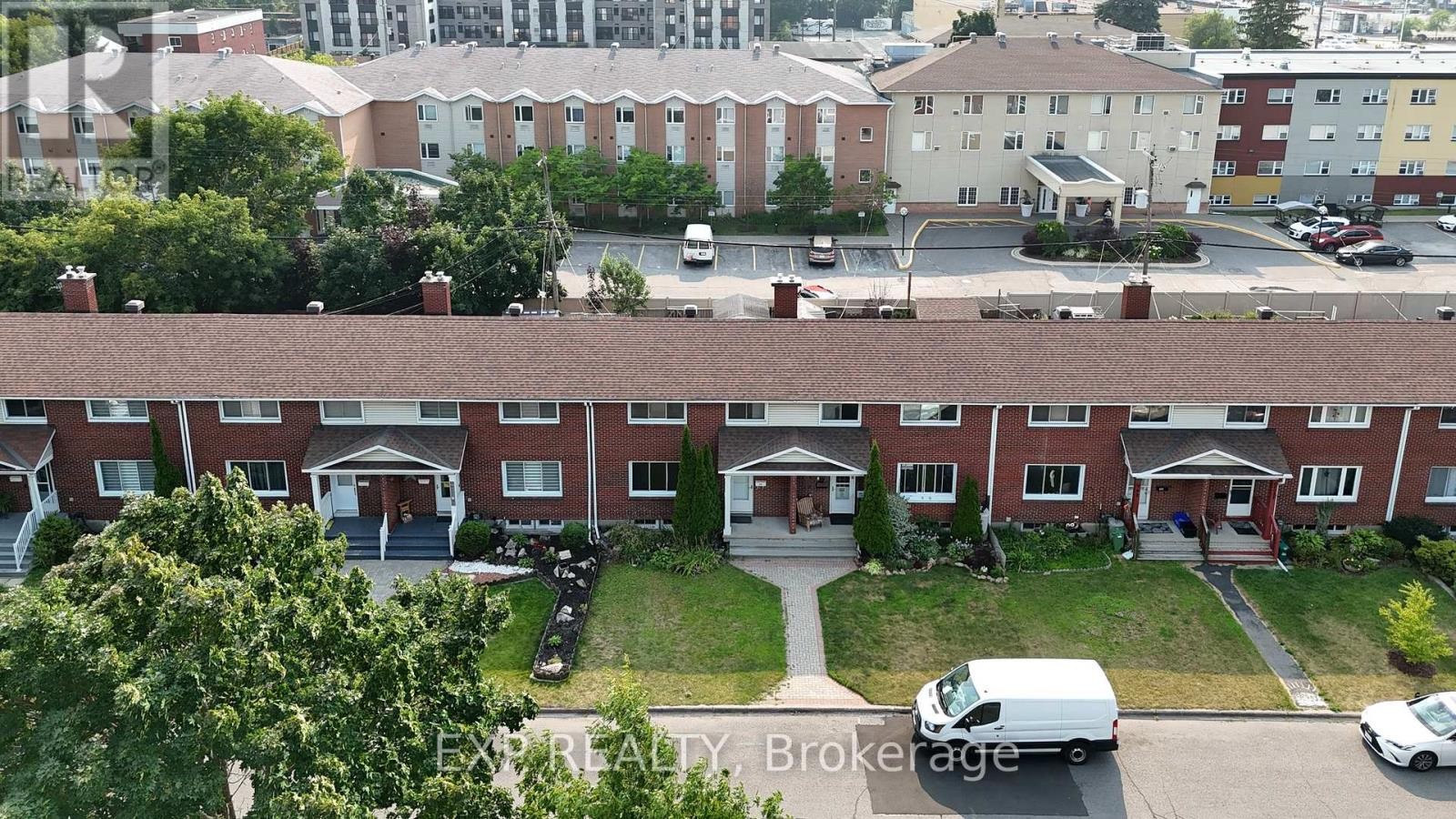 












646 BORTHWICK AVENUE

,
Ottawa,




Ontario
K1K2L9

