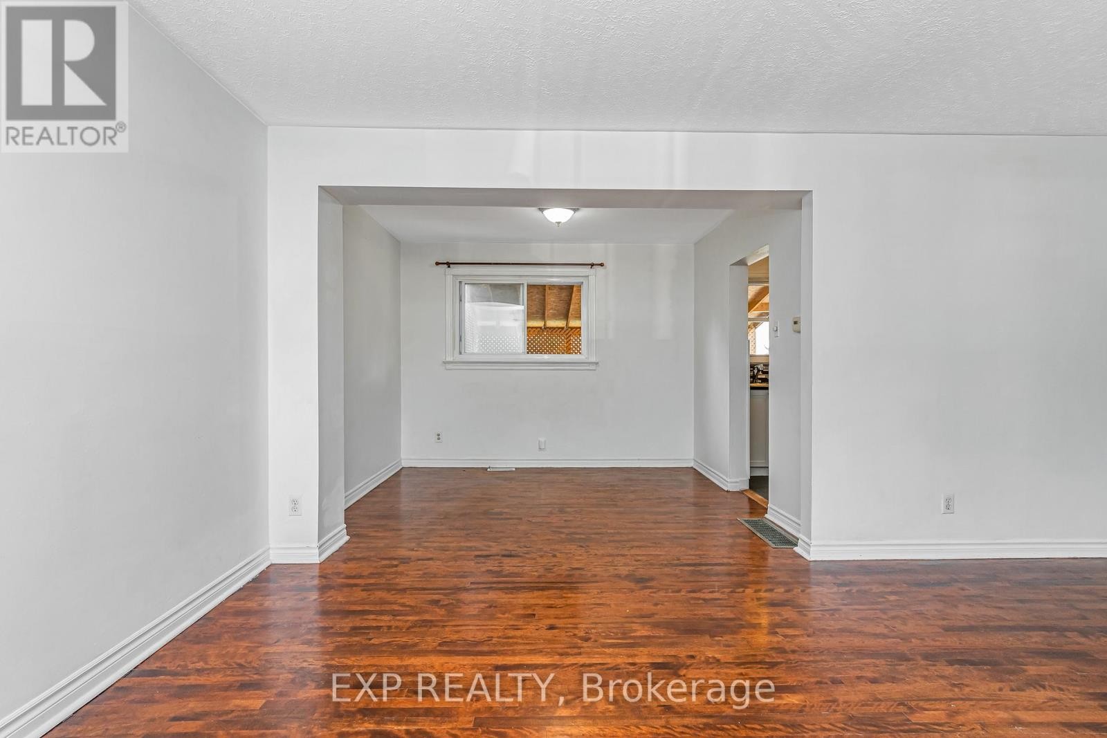 












646 BORTHWICK AVENUE

,
Ottawa,




Ontario
K1K2L9

