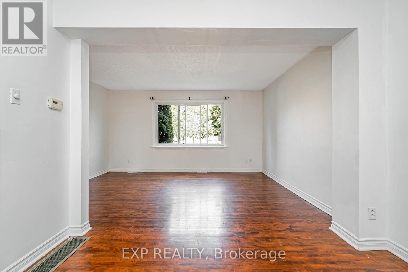 












646 BORTHWICK AVENUE

,
Ottawa,




Ontario
K1K2L9

