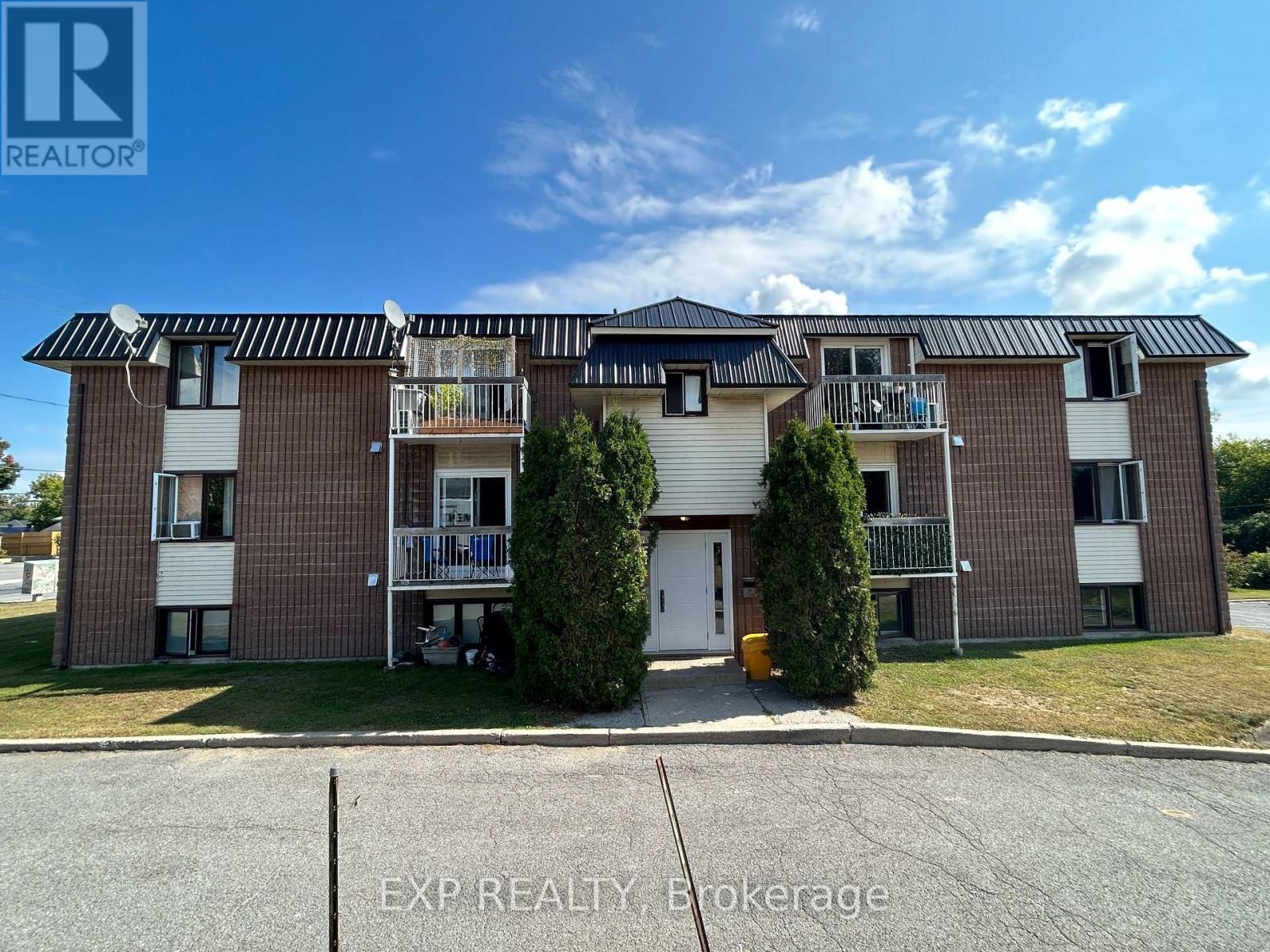 












4 - 875 LAURIER STREET

,
Clarence-Rockland,




Ontario
K4K1E6

