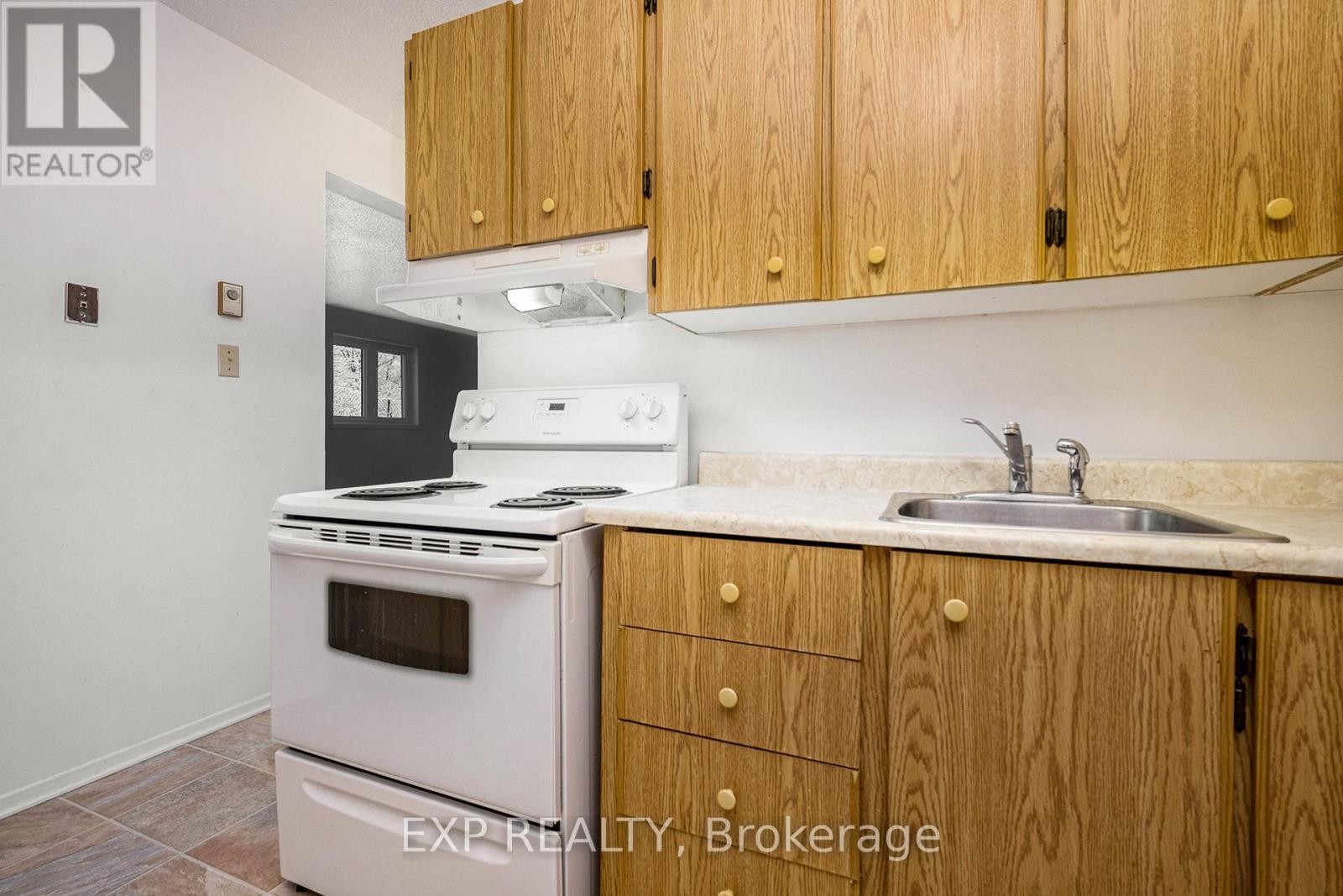 












4 - 875 LAURIER STREET

,
Clarence-Rockland,




Ontario
K4K1E6

