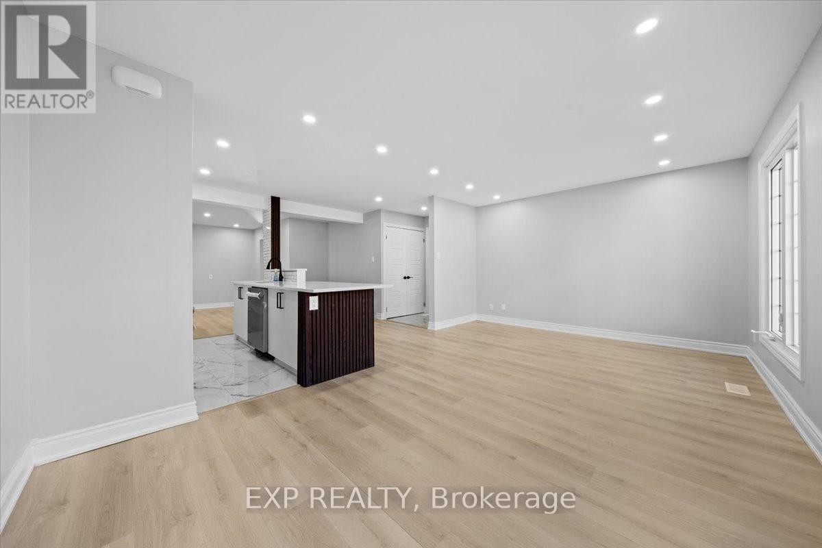 












290 ELDERBERRY TERRACE

,
Ottawa,




Ontario
K1E1Z1

