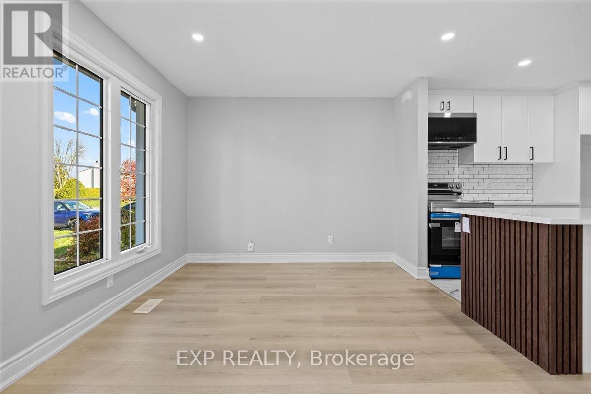 












290 ELDERBERRY TERRACE

,
Ottawa,




Ontario
K1E1Z1

