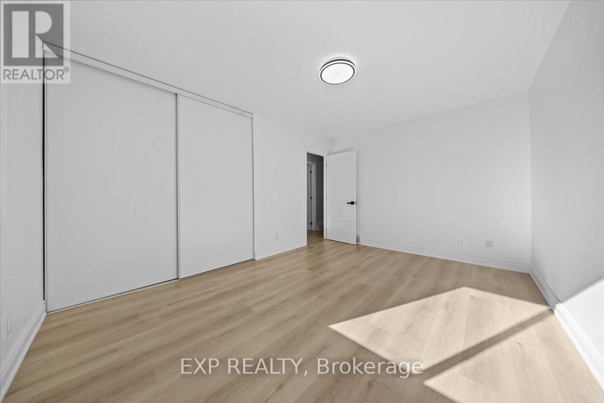 












290 ELDERBERRY TERRACE

,
Ottawa,




Ontario
K1E1Z1

