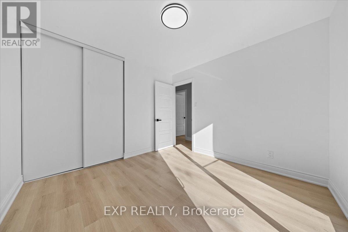 












290 ELDERBERRY TERRACE

,
Ottawa,




Ontario
K1E1Z1

