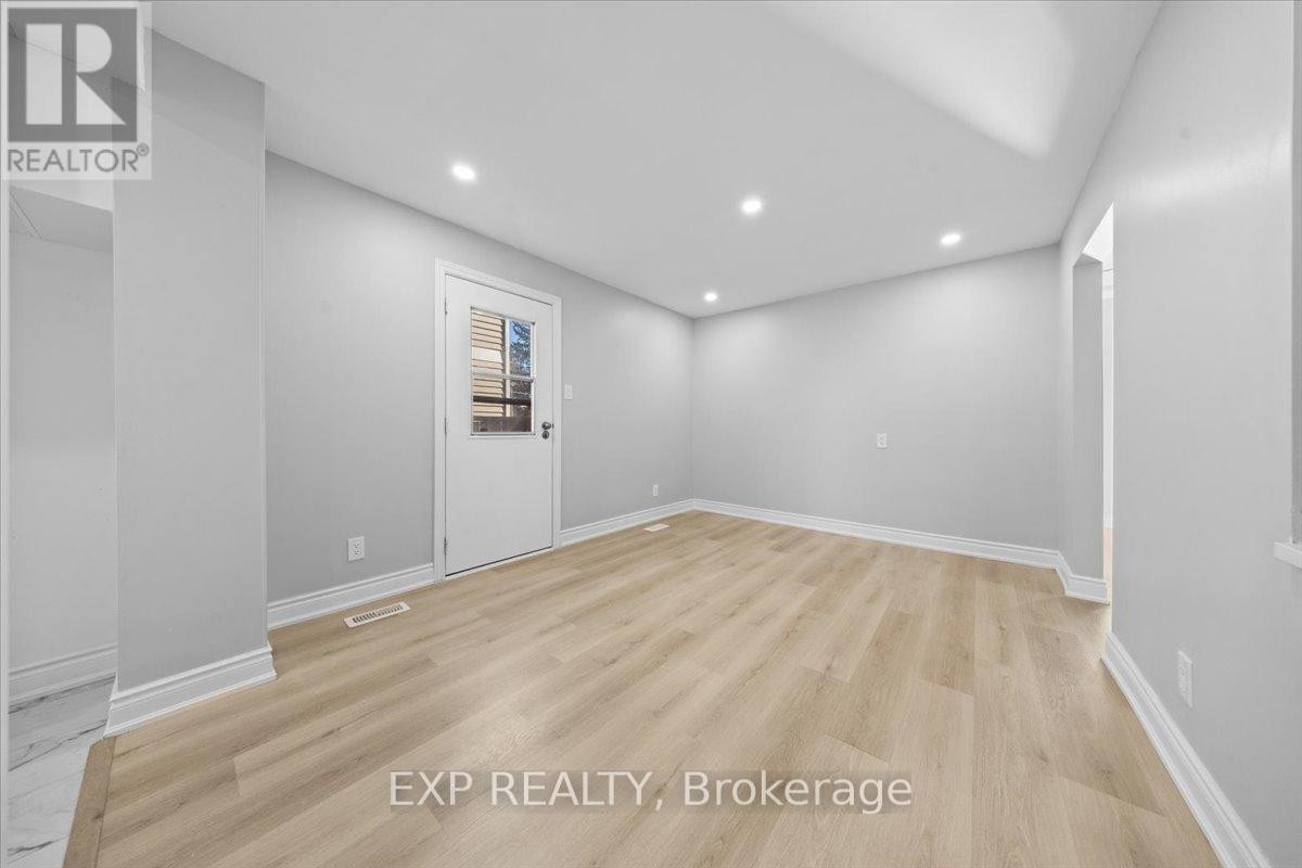 












290 ELDERBERRY TERRACE

,
Ottawa,




Ontario
K1E1Z1

