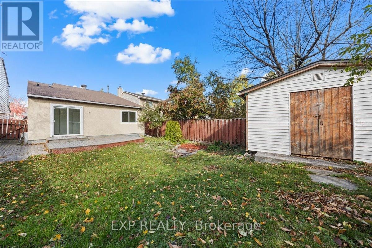 












290 ELDERBERRY TERRACE

,
Ottawa,




Ontario
K1E1Z1

