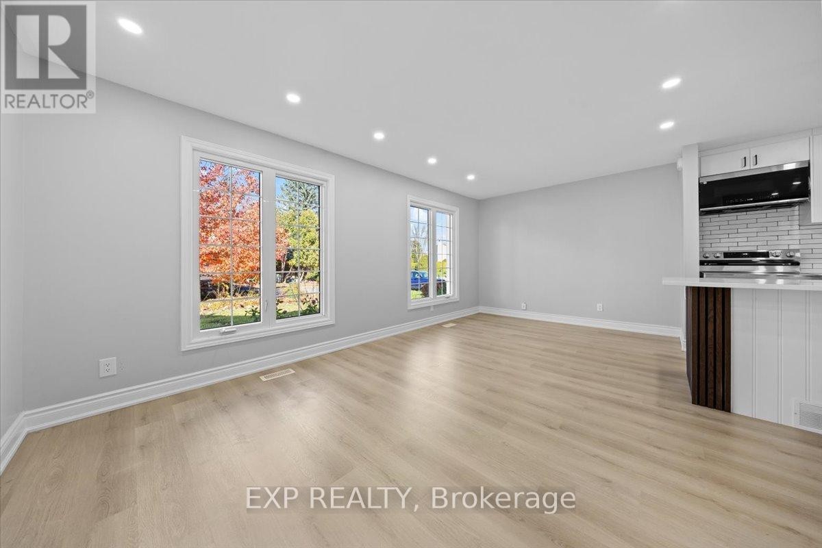 












290 ELDERBERRY TERRACE

,
Ottawa,




Ontario
K1E1Z1

