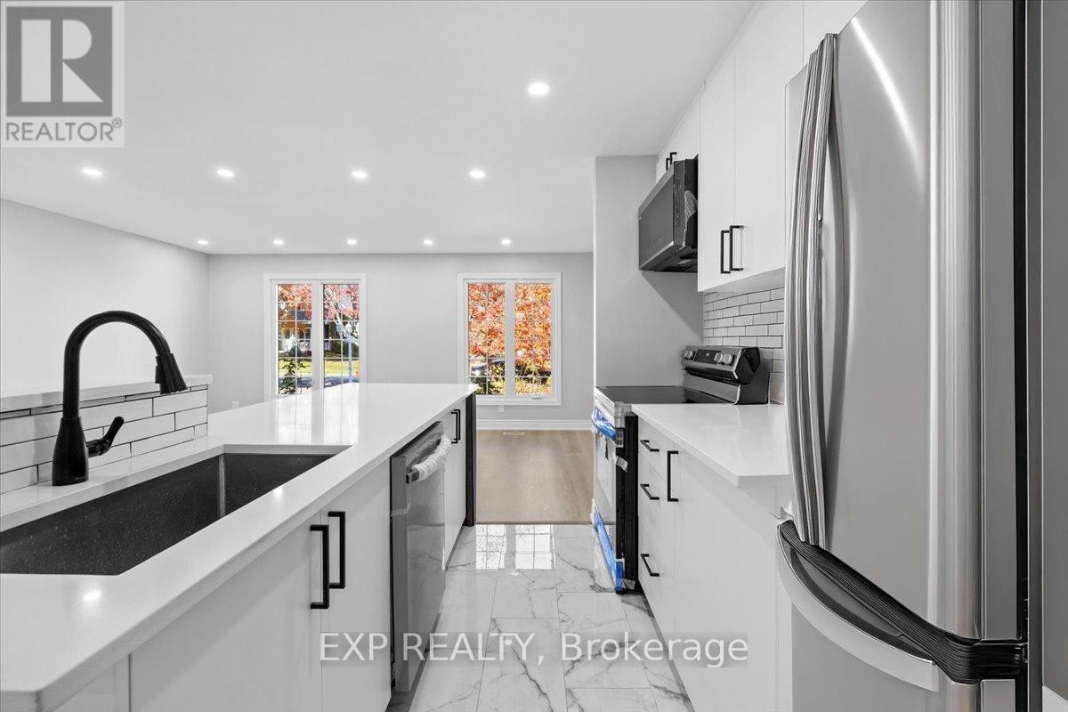 












290 ELDERBERRY TERRACE

,
Ottawa,




Ontario
K1E1Z1

