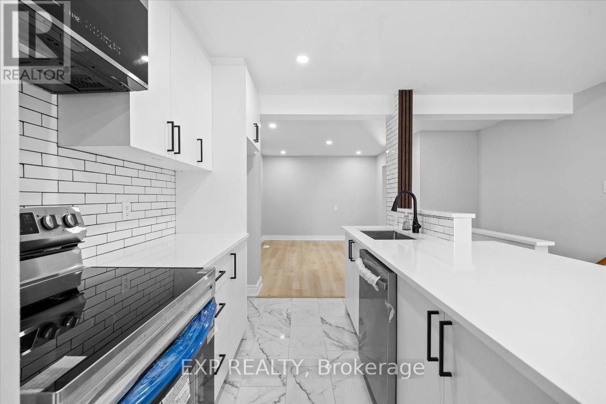 












290 ELDERBERRY TERRACE

,
Ottawa,




Ontario
K1E1Z1

