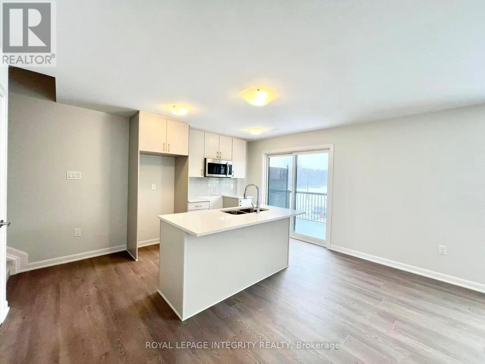 












1120 CREEKWAY PRIVATE

,
Ottawa,




Ontario
K2T0S9

